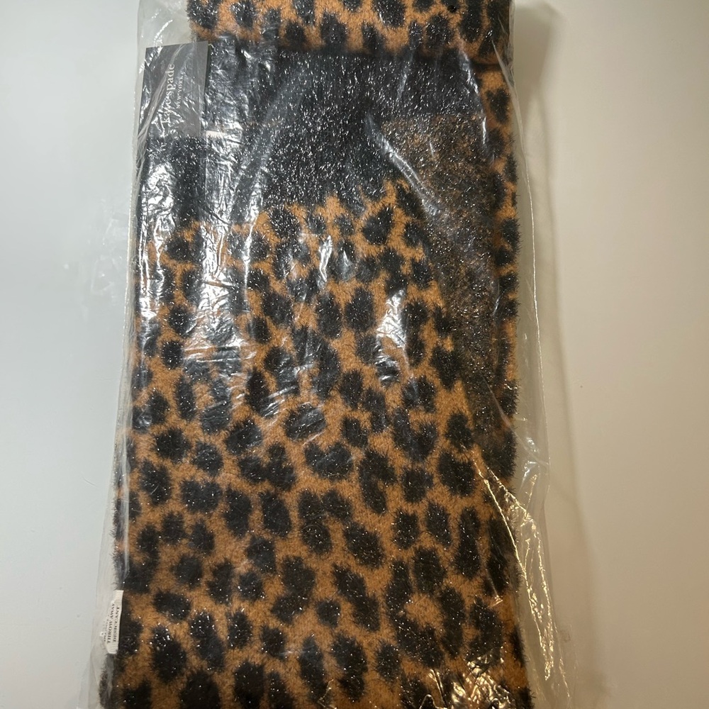 kate spade Leopard Print Knit Scarf in Brown and Black